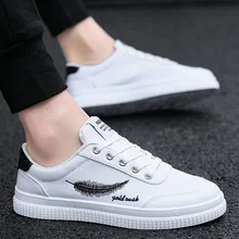 Сезон весна; спортивная обувь; Мужская обувь; Молодежная обувь для отдыха в Корейском стиле; парусиновая обувь с вышивкой; Цвет белый; Брендовая обувь