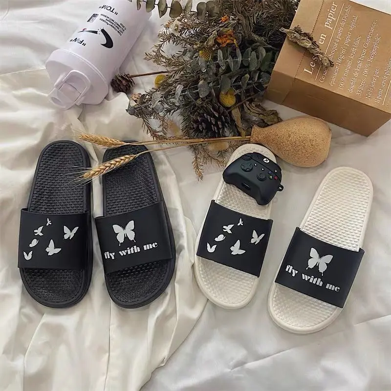 

Comfortable Korean ins cute cartoon slippers female Xia Baiji outside wearing home non-slip thick-soled muffin student sandals