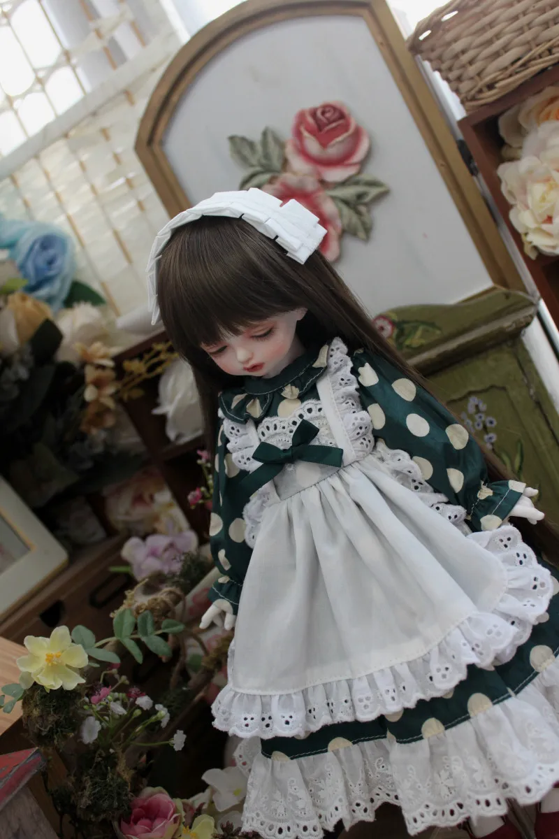 

BJD doll clothes suitable for 1/3 1/4 1/6 Blythes Size White Maid Dress Pastoral Simple Dress Doll Accessories (Skirt + Tiara)