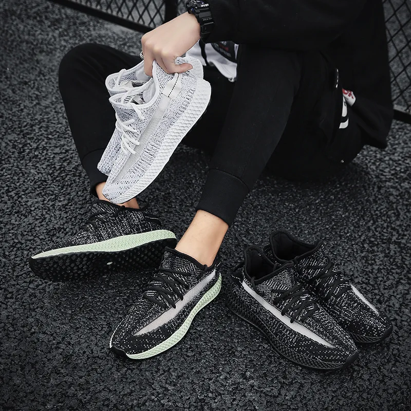 

2019 Athletic Shoes Men Spring Running Shoes Breathable Mesh Black And White with Pattern Stars Students Travel Shoes Casual Boa