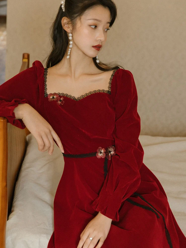 Original French style restoring ancient ways collect waist splicing dress more show thin square collar lace