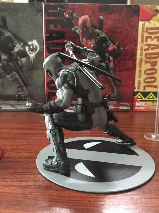 KOTOBUKIYA Marvel X-men X-Man в сборе Дэдпул красный серый в коробке гаражный комплект