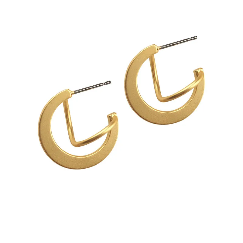 

Gaku Genuine Metal Minimalist Matte C- Shaped Earring Twist Design Small Circle Frosted Stud Earrings