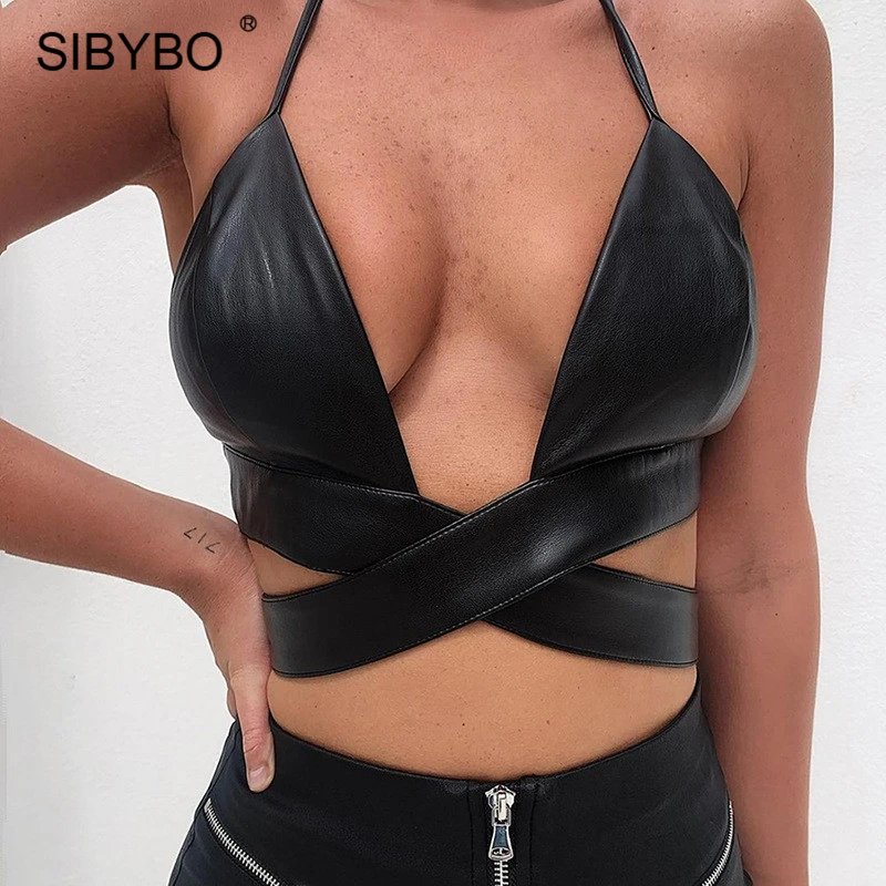 Женский укороченный топ Sibybo черный из искусственной кожи с открытой спиной v образным вырезом и бретелькой