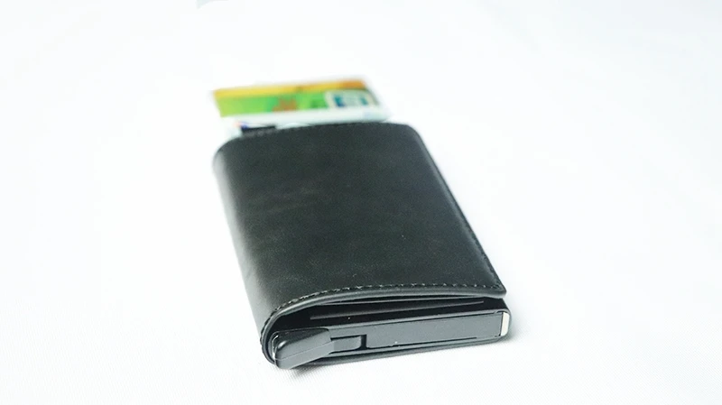 RFID Blocking Credit Card Holder Genuine Leather Men ID Card holder Mini Wallet Vintage Metal Automatic Anti-theft Card Wallet