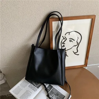 

2020 popular trendy large-capacity shoulder bag college student class bag female literature and art messenger bucket bag