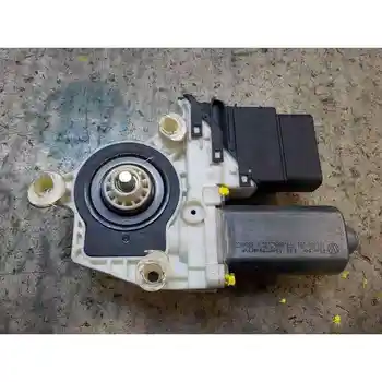 

WINDOW MOTOR REAR RIGHT VOLKSWAGEN GOLF IV SALOON (1J1) 18 PINS