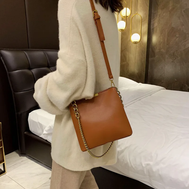 

Bucket Bag Women's 2020 Autumn And Winter New Style Fashion Retro Picture-in-Bag with Chain Versatile Shoulder Bag