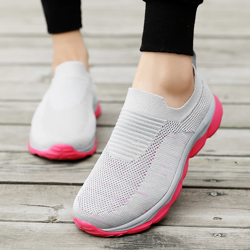 

2019 Man Sneakers Outdoor Walking Men Shoes Mesh Breathable Sport Running Shoes Slip-on Soft Couple Casual Shoes for Men Autumn