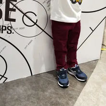 Детские штаны новые осенние Стильные повседневные однотонные вельветовые штаны с гусеничным принтом Хлопковые Штаны для малышей