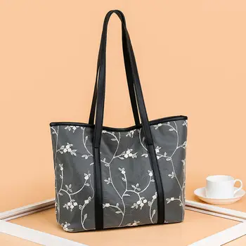 

Designer champagne 2020 new luxury lace silk ladies shoulder bag for travel handbags luxury handbags ladies bags