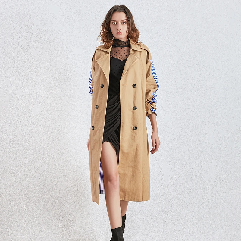 Женская ветровка в полоску TWOTWINSTYLE разноцветная с отложным воротником длинными