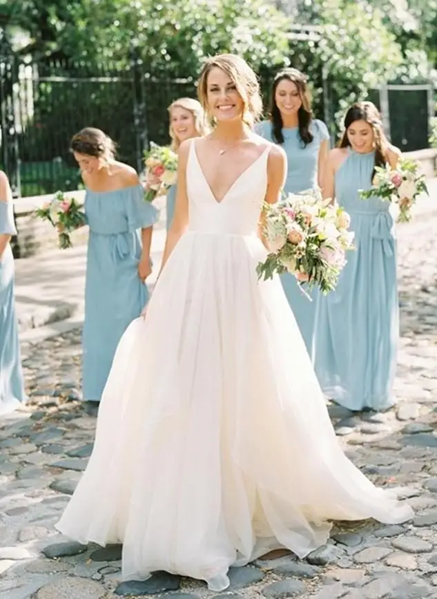 

Sexy Cheap Beach Wedding Dresses Straps Deep V Neck Backless Wedding Dress Floor Length Wedding Dress Bridal Gowns vestidos