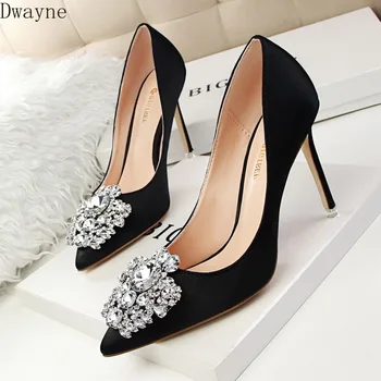 

2019 spring new female shallow mouth pointed red high heels wild fine with rhinestone single shoes princess wedding shoes tide