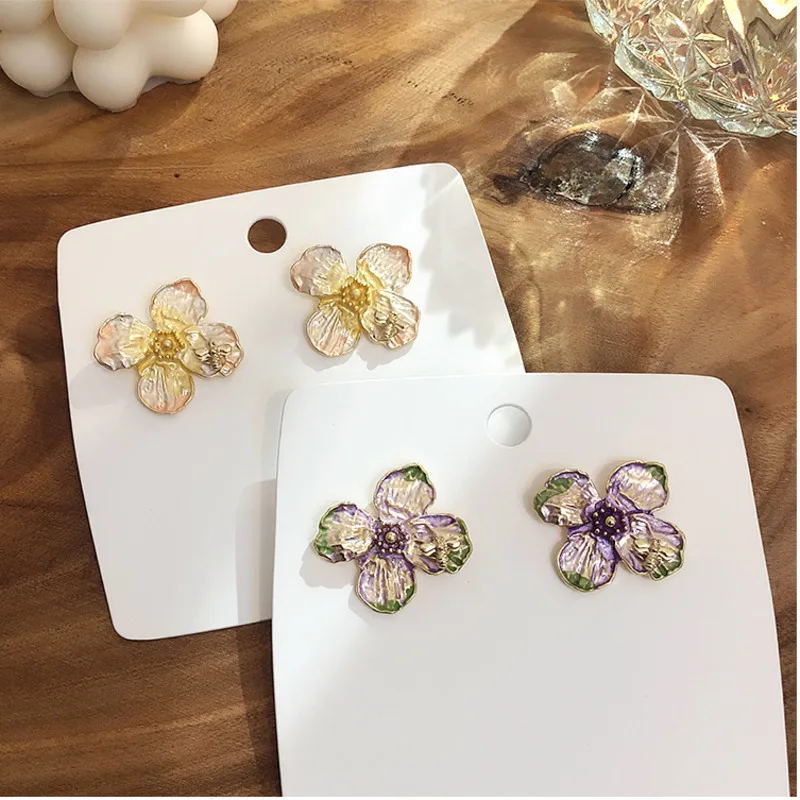 

Design Sweet Jewelry Spray Paint Effect Stud Earrings With Flower Earrings Statement Earring For Girls Gift For Woman Ear Rings
