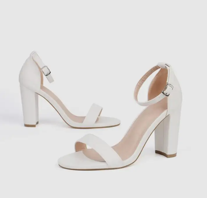 

One word with solid color thick with sandals Europe and America high heels new