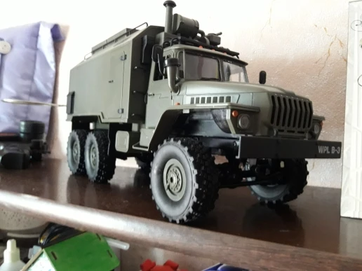 WPL грузовик игрушки для мальчиков RC грузовик B36 Урал 1/16 2,4G 6WD дистанционного Управление Военный Грузовик Рок Гусеничный автомобиль RC хобби Карро eletrico