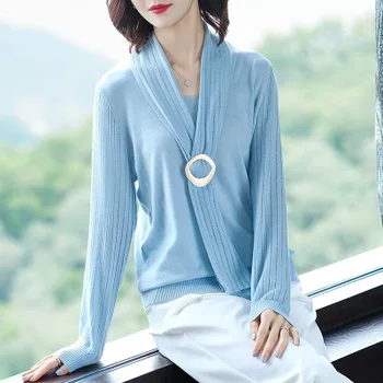 

2020 women's sweater V-neck solid color sweater