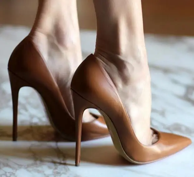 Женская обувь на высоком каблуке; туфли-лодочки из лакированной кожи с острым носком на каблуке-шпильке 12 см; модельные туфли без застежки; женская обувь; распродажа - Цвет: matte nude