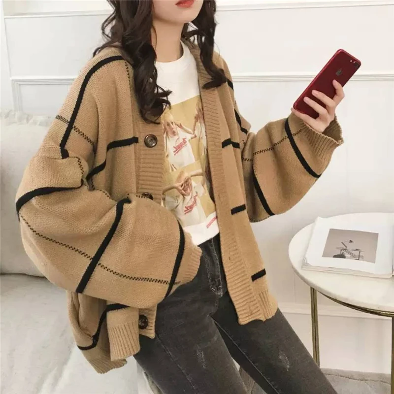 

2019 Girl Casual Short Knitted Cardigan Coat Spring Autumn Korean Women Loose Check color Button Sweater Jacket