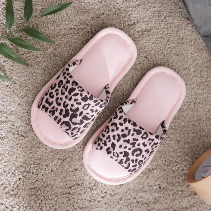 Детские домашние тапочки с леопардовым принтом, не скользкие тапочки для мальчиков и девочек, детские гостиничные тапочки, Детская домашняя обувь, розовый, серый, коричневый цвет