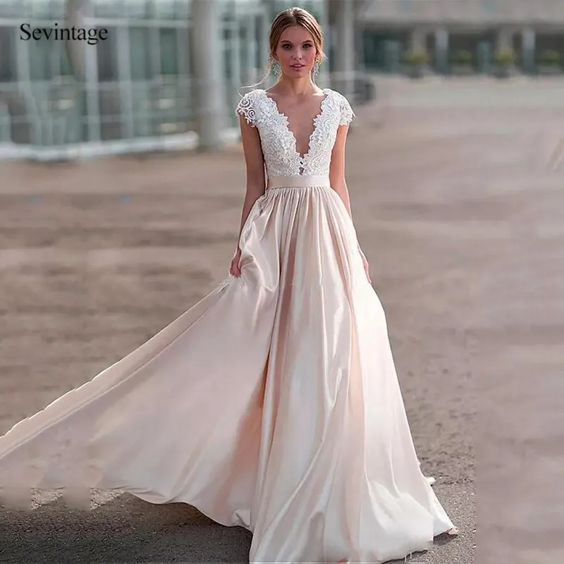 

Платье свадебное кружевное с V-образным вырезом, на пуговицах