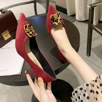 

High heel French girl spring 2020 new Korean version of the wild pointed pointed shallow mouth banquet sexy thin heel shoes