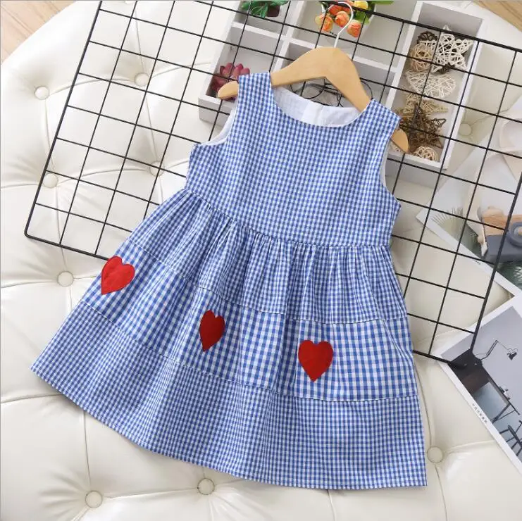 Летнее платье в клетку синего цвета с сердечками в консервативном стиле для девочек; милые хлопковые платья без рукавов для маленьких девочек; одежда для детей;