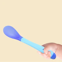 Fourchette cuillère à décoloration détection de la température bébé Show enfants vaisselle 2022 Silicone de qualité alimentaire couverts d'alimentation doux pour enfants 