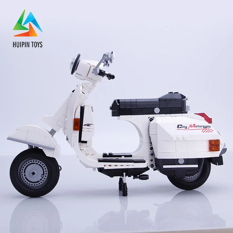 

732Pcs Building Blocks technic XB-03002 MOC Vespa P200 Motobike Motorcyle Model Children Toys Bricks 4px To DE