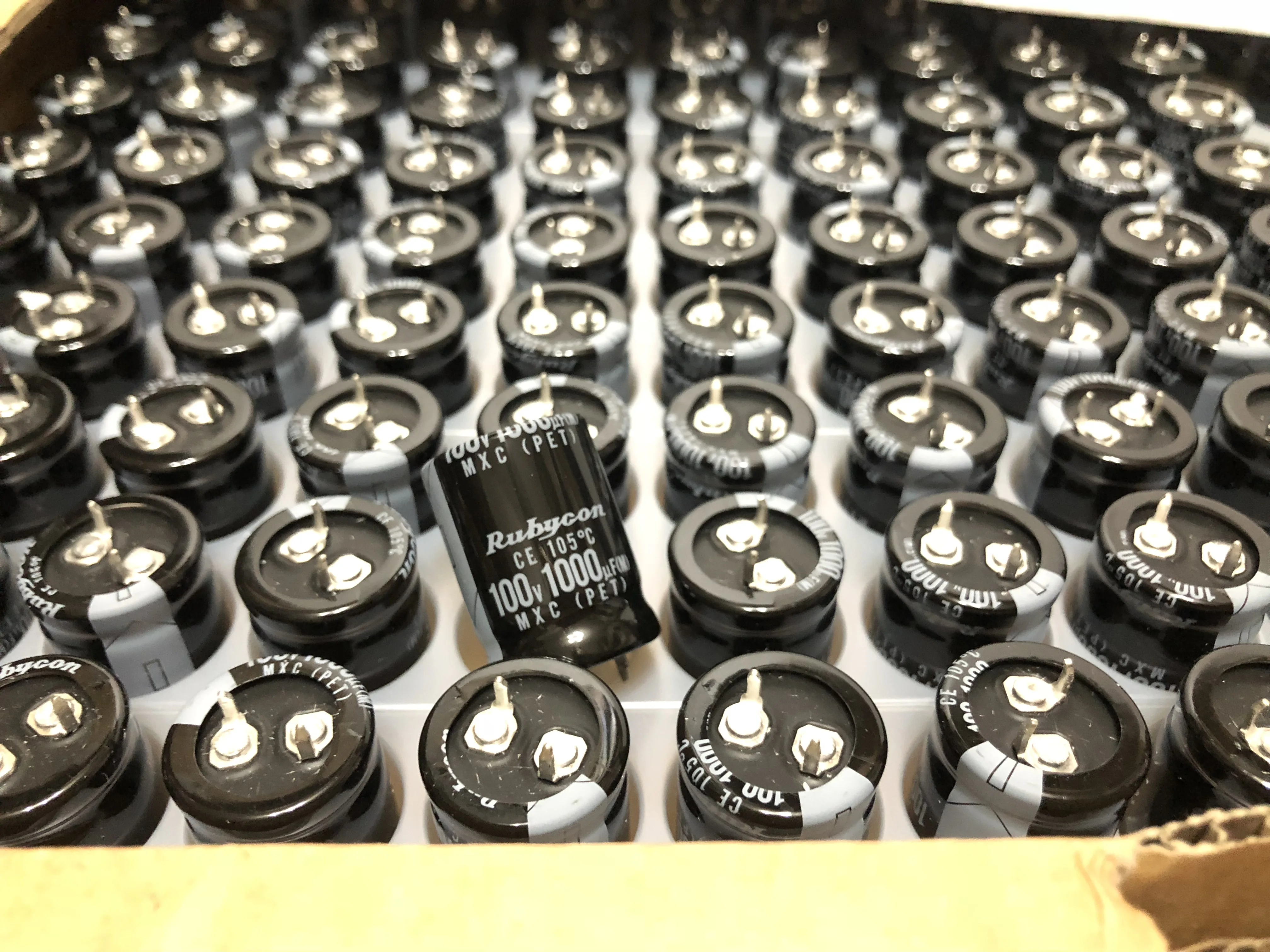 Free Shipping 10PCS/LOTS NEW 100V 1000UF 22X35 25X25 22X25 22X30 MXC Japanese Rubycon ox horn electrolytic capacitor CE 105° |