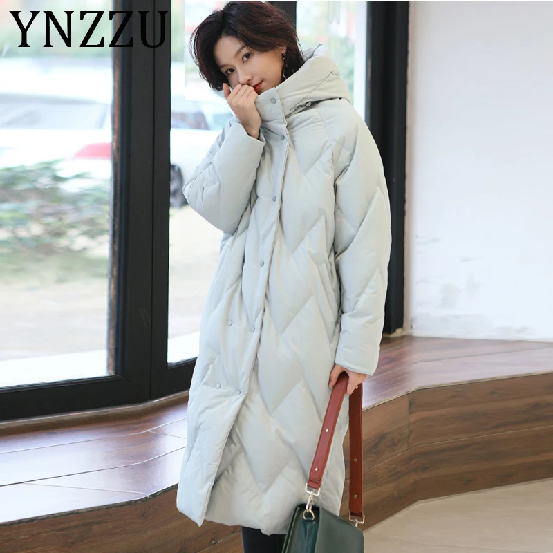 YNZZU теплое зимнее пальто с капюшоном для женщин, новинка, повседневное одноцветное длинное пальто на 90% белом утином пуху, пушистые парки, Свободная Женская куртка A1354