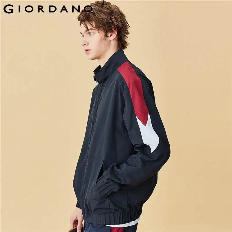 Мужская куртка с контрастным воротником стойкой Giordano нейлоновая дышащая