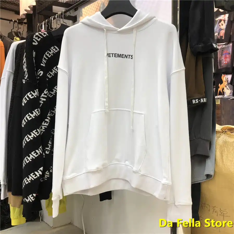 vetements ar hoodie