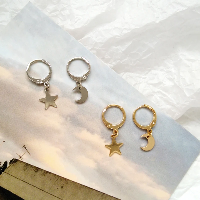 

Korean Style Simple Small Stars Moons Hoop Earrings Personality Tiny Earrings Everyday Wear Circle Ear Piercing Bijoux Brincos