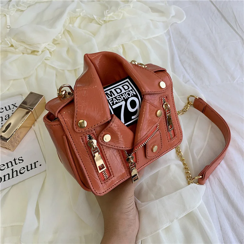 

2019 new tide chain net red black bag patent leather slung motorcycle clothes bag