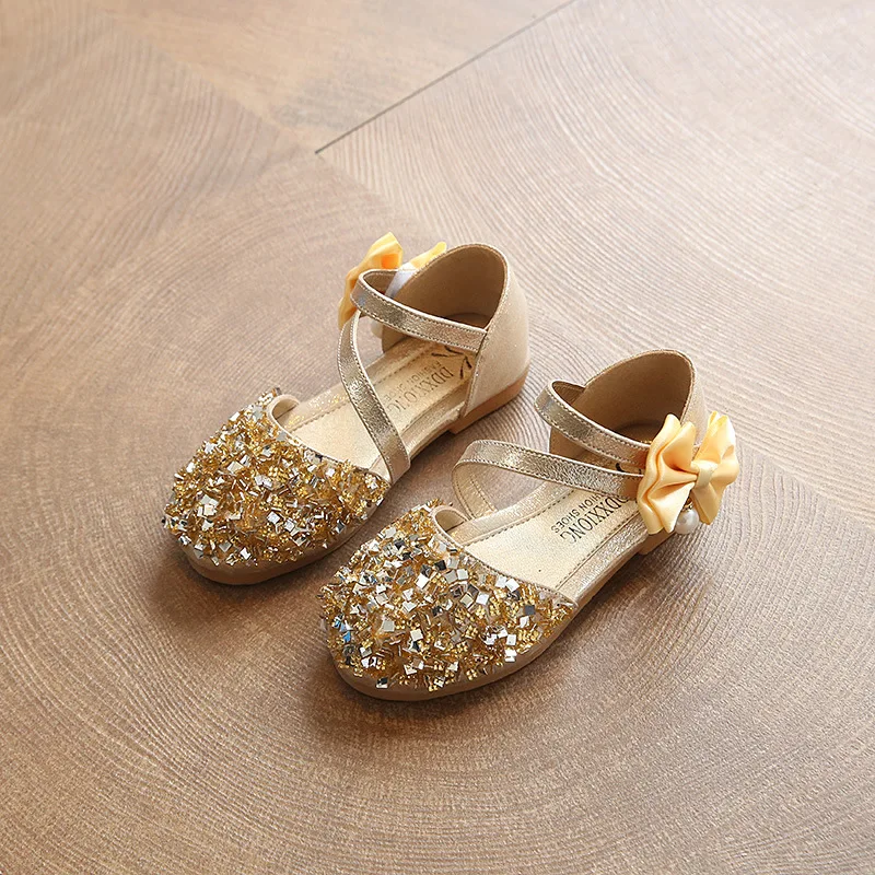 Летняя детская кожаная обувь золотого, серебряного, розового цвета; повседневная обувь принцессы на плоской подошве для девочек; Праздничная обувь; модная детская обувь с блестками и бантом и жемчугом
