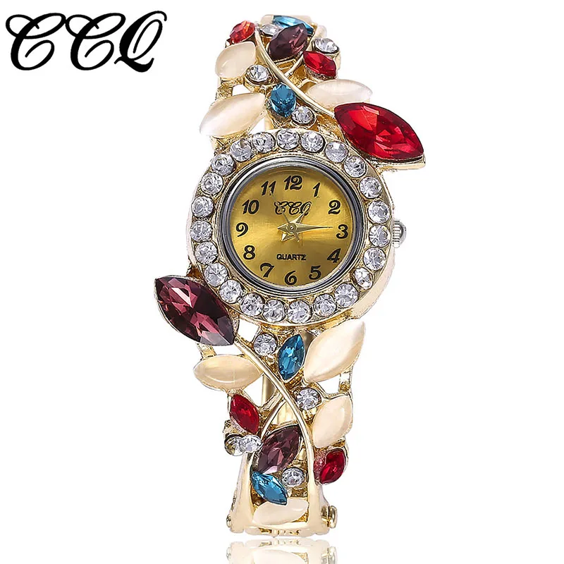 Creative New Retro Bracelet Watch Fashion Diamond Flower Ladies Fashion Casual Watch 