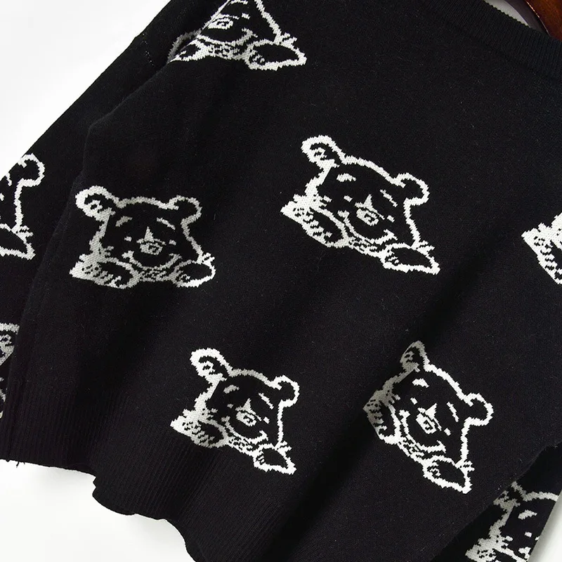 2019 autumn new fresh black and white hit cartoon cub tease loose short knitted sweater bottom womens sweaters 2019 autumn new fresh black and white hit cartoon cub tease loose short knitted sweater bottom womens sweaters