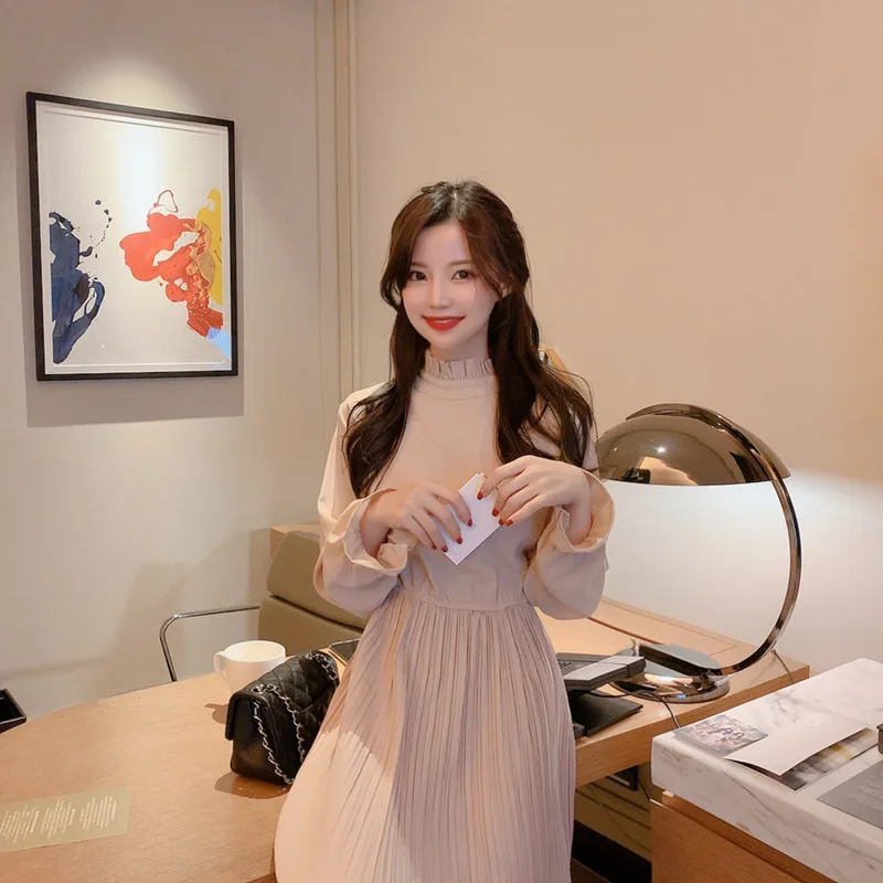 12811884978_1824153123 (1)