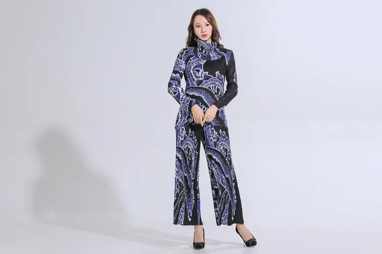 Miyake fold набор с цифровым принтом, футболка с длинными рукавами и высоким воротником+ широкие прямые брюки, комплект со штанами