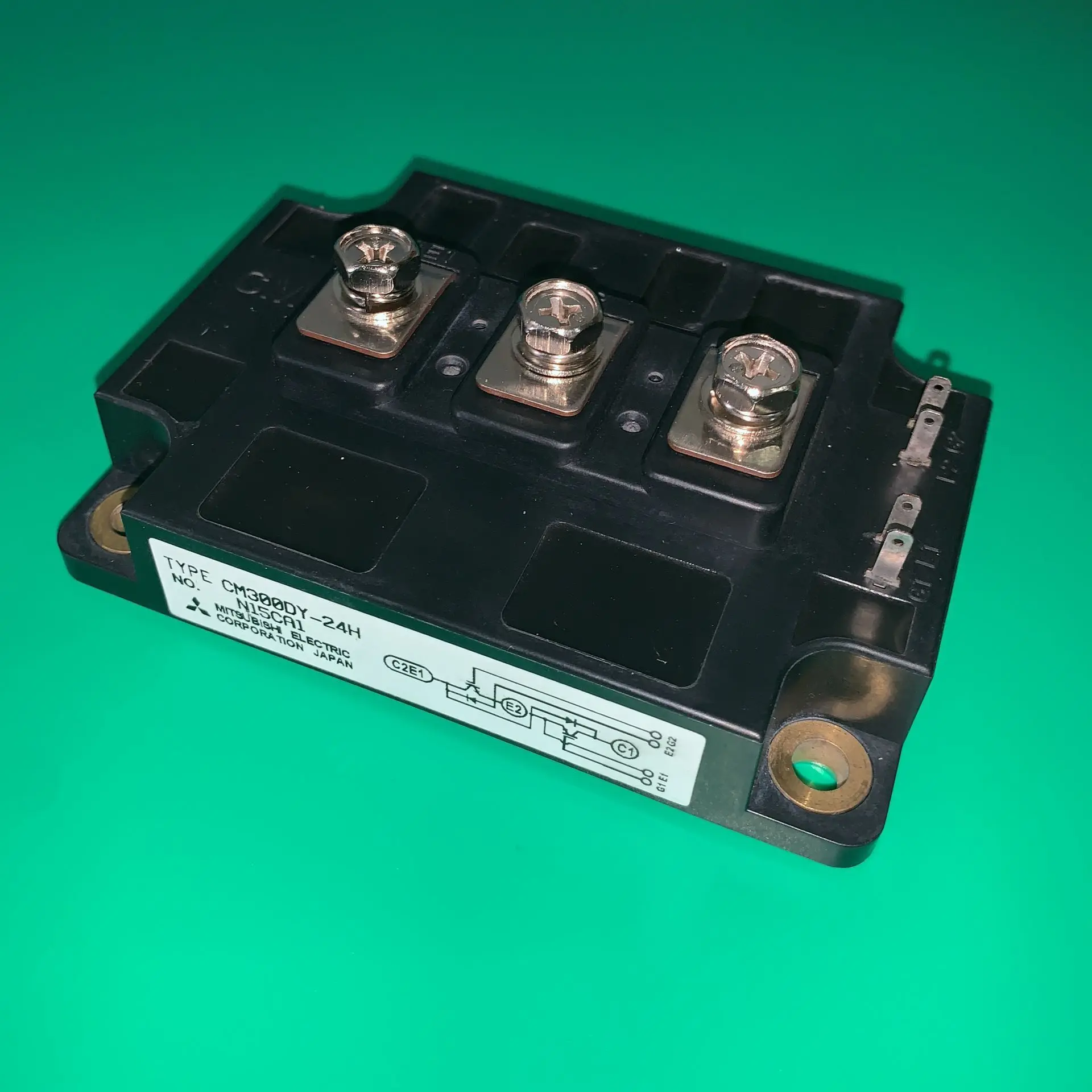 Módulo Igbt cm 300dy-24 h Uso de Comutação de Alta Potência Isolado tipo Cm300dy24h Cm300 Dy-24h 300-24 Cm300dy24h