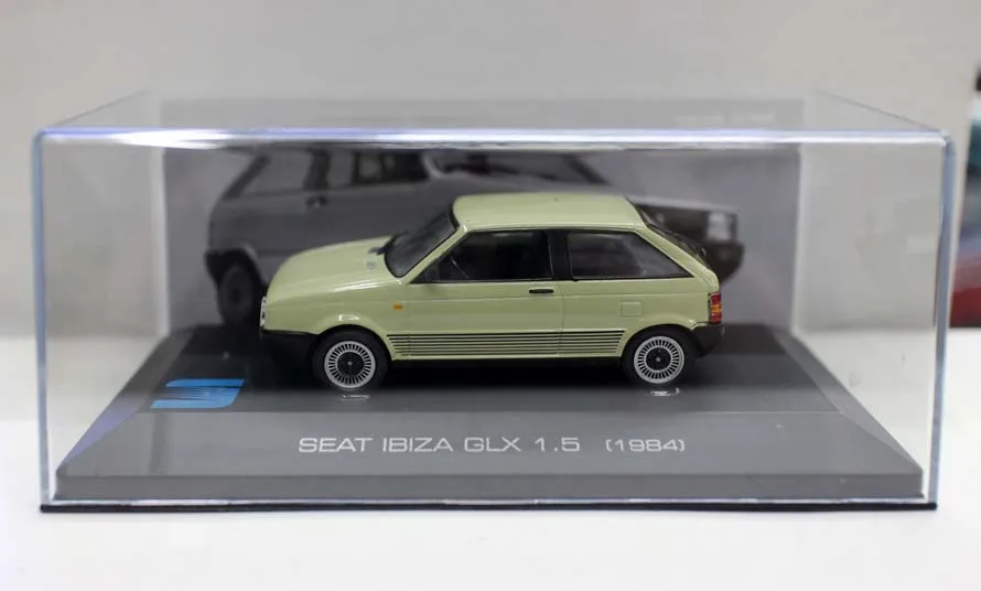 IX O 1:43 SEAT IBIZA GLX 1984 бутик сплава автомобиля игрушки для детей Детские игрушки модель подарок оригинальная коробка