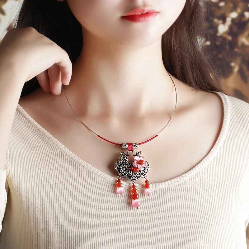National Style Hollow Ancient Tibetan Silver Lucky-lock Shell Flower Retro Short Necklace Ethnic Jewelry