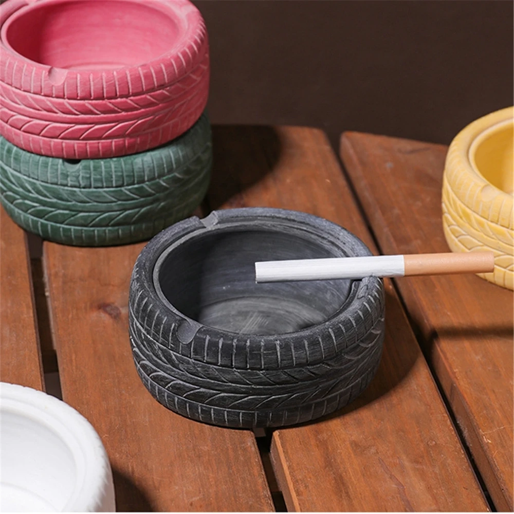 

Vintage Creative Tire Ashtray Circular New Smoke Convenient Cigarette Case Drop Bar Decorative Ornament Portable Resin Ashtrays