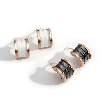 

Rose gold spring ceramic black and white small earrings female ear jewelry titanium steel fashion beautiful does not fade