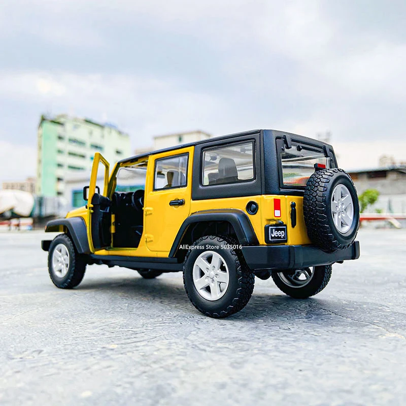 Maisto 1:24 2015 JEEP WRANGLER неограниченная модель багги из сплава Модель автомобиля