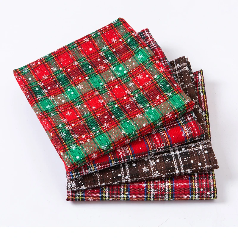 

Polyester cotton Christmas plaid fabric Knitted cloth Custom snowflake printing patchwork Christmas decoration patchwork