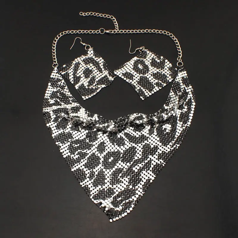 4821975670_1476080359