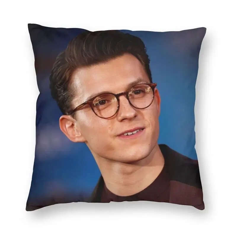 

Наволочка в скандинавском стиле для джентльмена Tom Holland